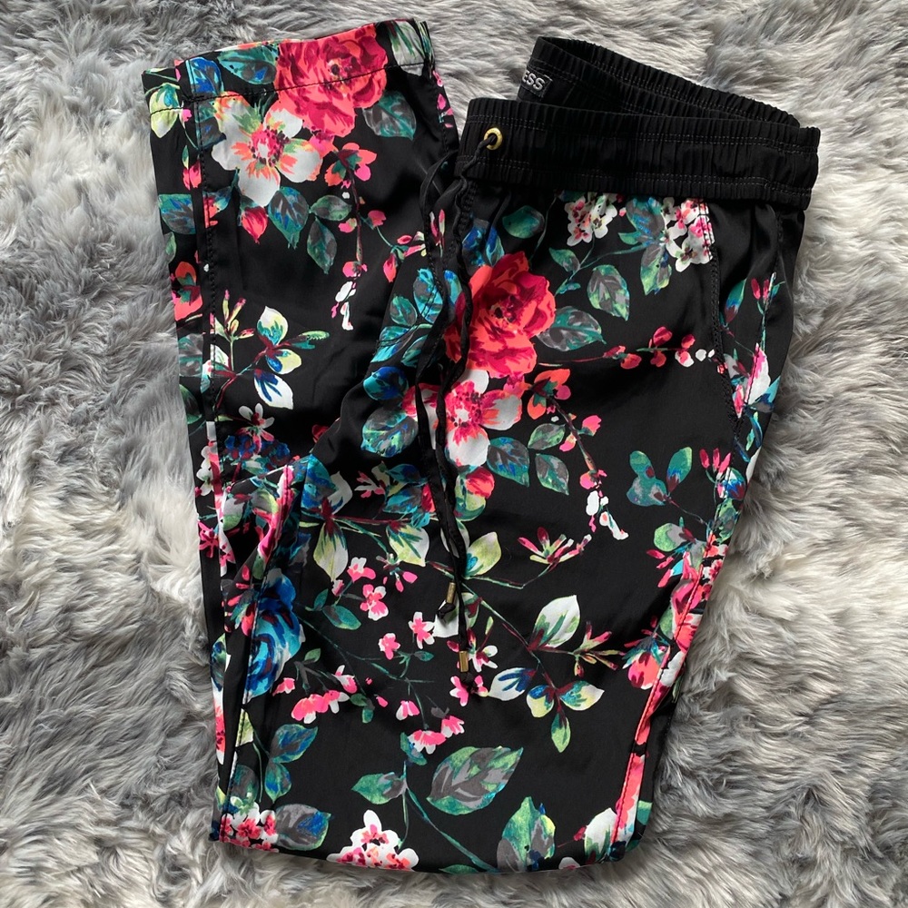 EXPRESS Floral Jogger, Small - Picture 1 of 6